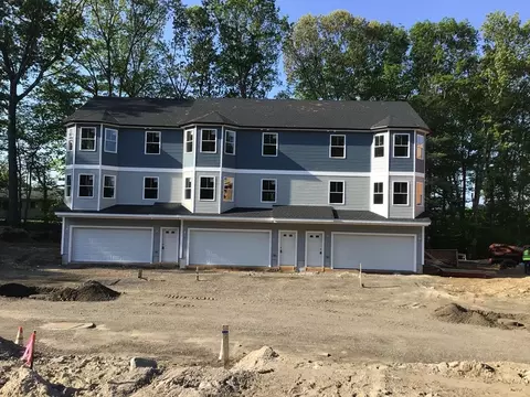 299 Quincy St #BLDG 2, Holbrook, MA 02343
