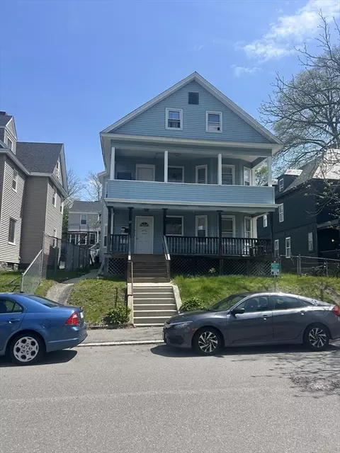 62 Huntington St, Lowell, MA 01852