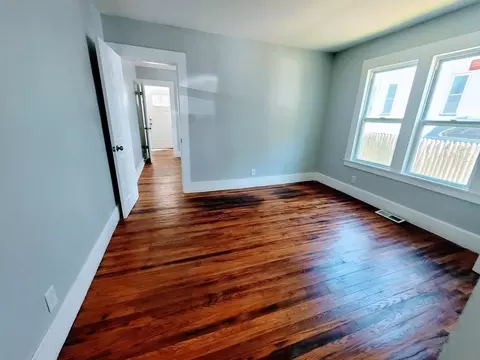 33-35 Algonquin Pl, Springfield, MA 01104 photo 2