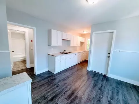 33-35 Algonquin Pl, Springfield, MA 01104 photo 5