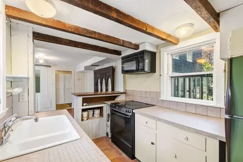 29 31 Circle St, Marblehead, MA 01945 photo 23