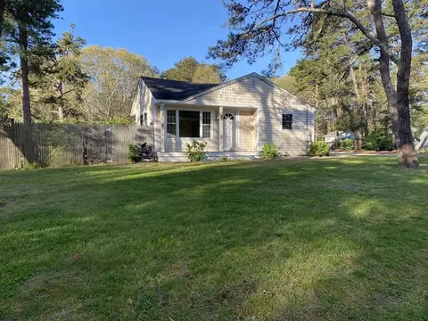 14 Andersen Ave, Sandwich, MA 02537