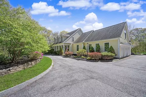 Exterior - 270 Mendon Rd, Sutton, MA 01590 photo 2 of 10