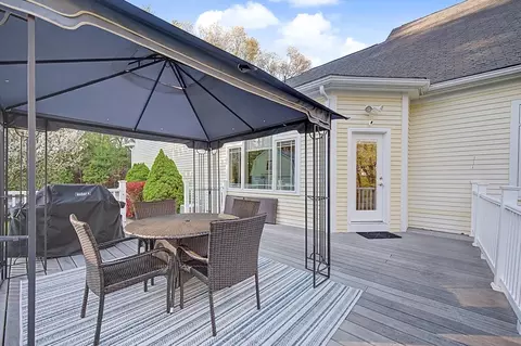 Exterior - 270 Mendon Rd, Sutton, MA 01590 photo 7 of 10