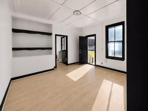 86 W Main St, North Adams, MA 01247
