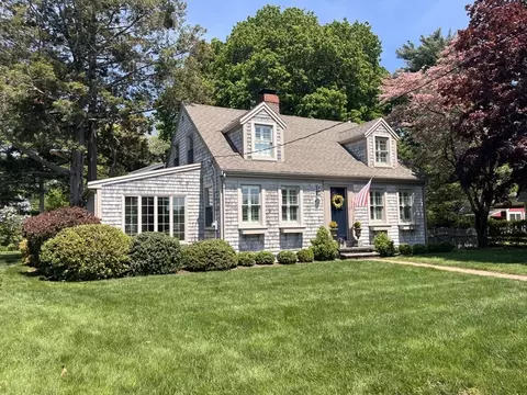 36 Burr Rd, Hingham, MA 02043