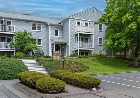 46 Evergreen Rd #310, Leeds, MA 01053