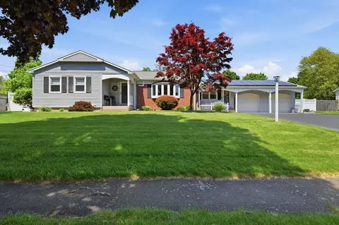 69 Parkview Dr, Feeding Hills, MA 01030