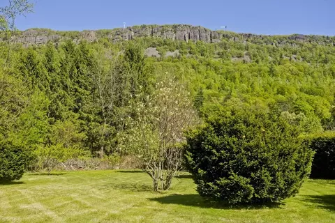 123 Holyoke St, Easthampton, MA 01027 photo 32