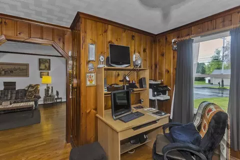 123 Holyoke St, Easthampton, MA 01027 photo 12