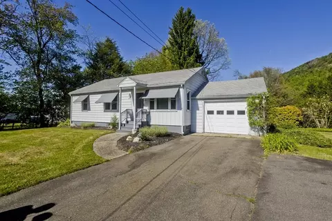 123 Holyoke St, Easthampton, MA 01027 photo 3