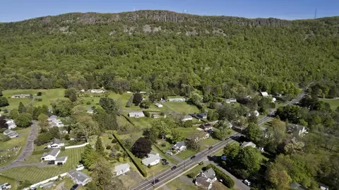 123 Holyoke St, Easthampton, MA 01027 photo 36