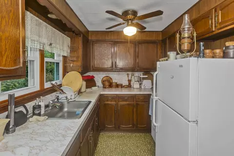 123 Holyoke St, Easthampton, MA 01027 photo 8