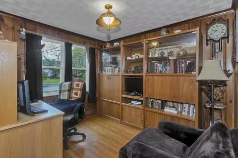 123 Holyoke St, Easthampton, MA 01027 photo 11