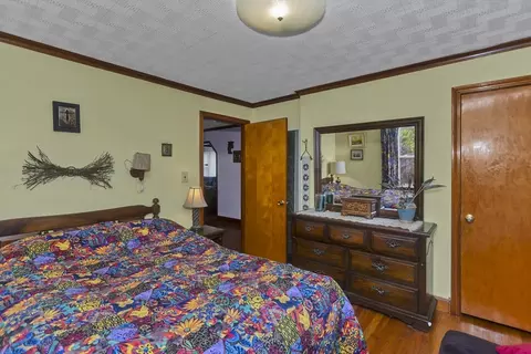 123 Holyoke St, Easthampton, MA 01027 photo 15