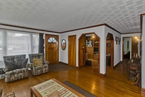 123 Holyoke St, Easthampton, MA 01027 photo 5