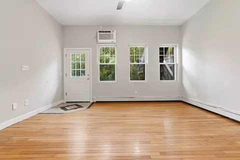 Living - 274 Main St #4, Gloucester, MA 01930 photo 6 of 6