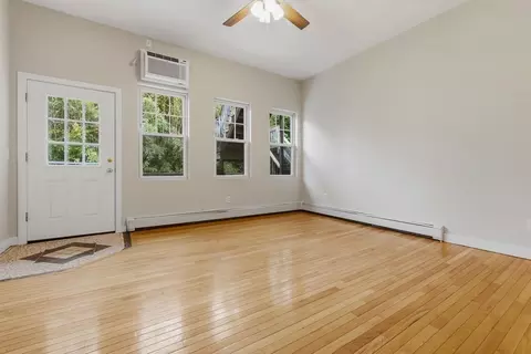 Living - 274 Main St #4, Gloucester, MA 01930 photo 5 of 6