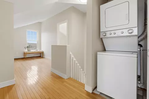 Entry Way - 274 Main St #4, Gloucester, MA 01930 photo 2 of 5