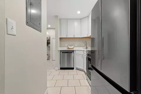 Kitchen - 274 Main St #4, Gloucester, MA 01930 photo 2 of 3