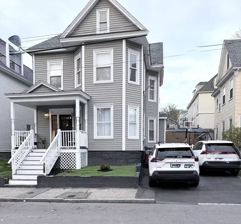 116 Fort Hill Ave, Lowell, MA 01852
