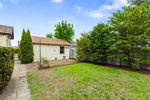 Exterior - 17 Ames St, Beverly, MA 01915 photo 6 of 7