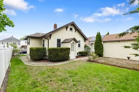 Exterior - 17 Ames St, Beverly, MA 01915 photo 5 of 7