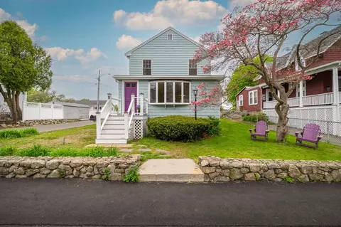 8 Blake Ct, Gloucester, MA 01930