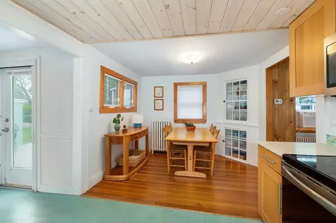 Dining - 8 Blake Ct, Gloucester, MA 01930 photo 2 of 2