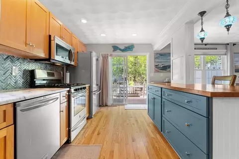 Kitchen - 10 Riverview Way #A, Gloucester, MA 01930 photo 3 of 4