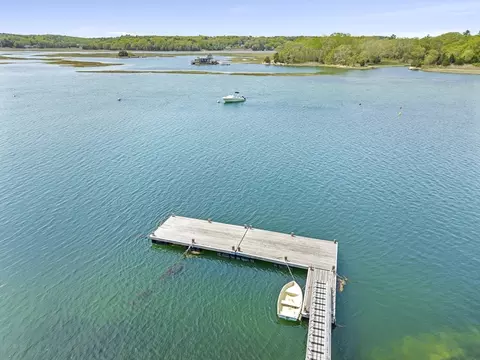 View/Area - 10 Riverview Way #A, Gloucester, MA 01930 photo 2 of 4