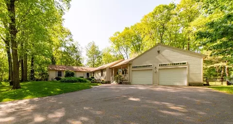11 Fletcher St, Plainville, MA 02762