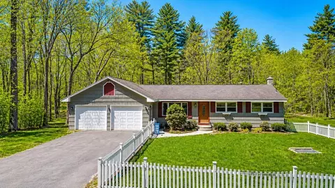 37 Harris St, Granby, MA 01033
