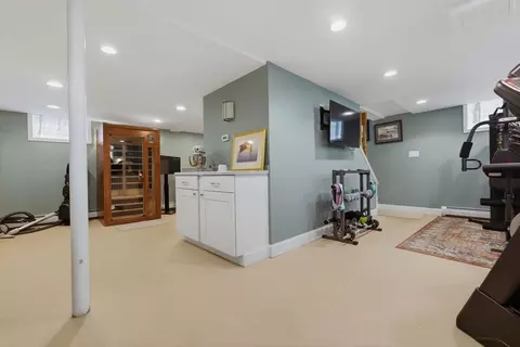 Entry Way - 8 Holding St, Beverly, MA 01915 photo 5 of 5