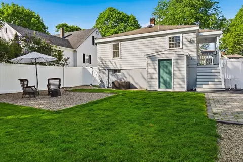 Exterior - 8 Holding St, Beverly, MA 01915 photo 3 of 5