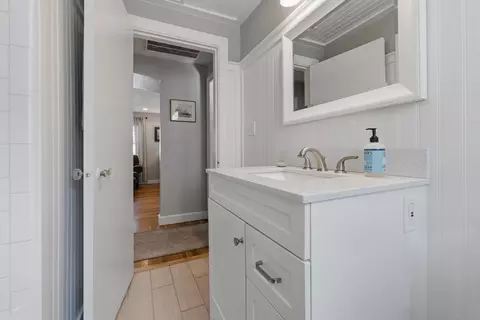 Bath - 8 Holding St, Beverly, MA 01915 photo 2 of 2