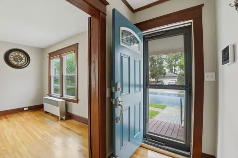 8 Carver St, Worcester, MA 01604 photo 5