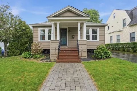 8 Carver St, Worcester, MA 01604