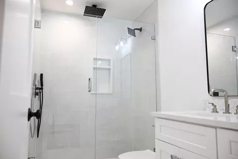 Bath - 10 Ashwood St, Worcester, MA 01604 photo 3 of 6