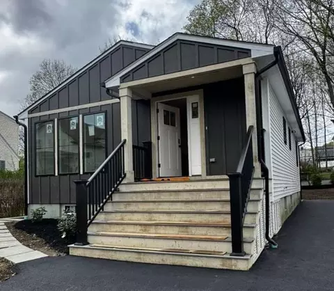10 Ashwood St, Worcester, MA 01604
