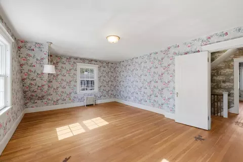 Bedroom - 9 Cedar St, Marblehead, MA 01945 photo 2 of 6
