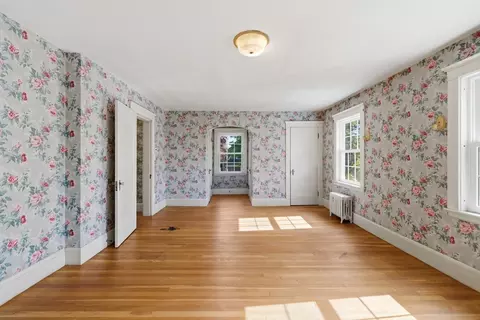 Bedroom - 9 Cedar St, Marblehead, MA 01945 photo 1 of 6