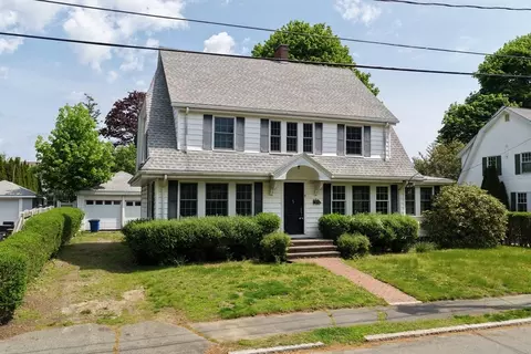 9 Cedar St, Marblehead, MA 01945