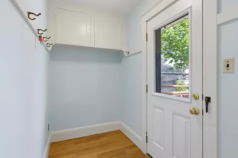 Entry Way - 9 Cedar St, Marblehead, MA 01945 photo 1 of 5
