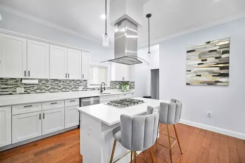 1008-1010 River St #1, Hyde Park, MA 02136