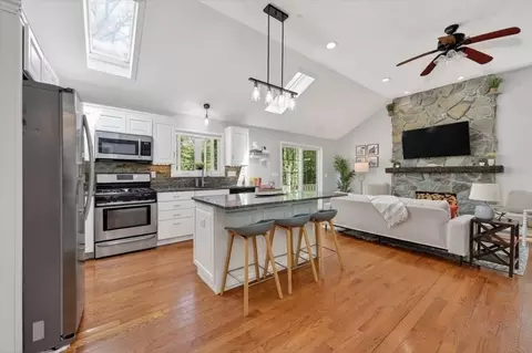 330 Spring St, Rockland, MA 02370