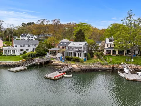 65 Leonard St, Gloucester, MA 01930