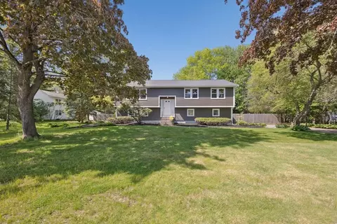 6 Thayer St, Northborough, MA 01532
