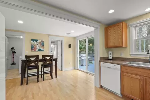 Entry Way - 5 Deerfield Rd, Mashpee, MA 02649 photo 1 of 2