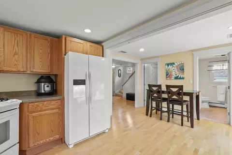 Entry Way - 5 Deerfield Rd, Mashpee, MA 02649 photo 2 of 2